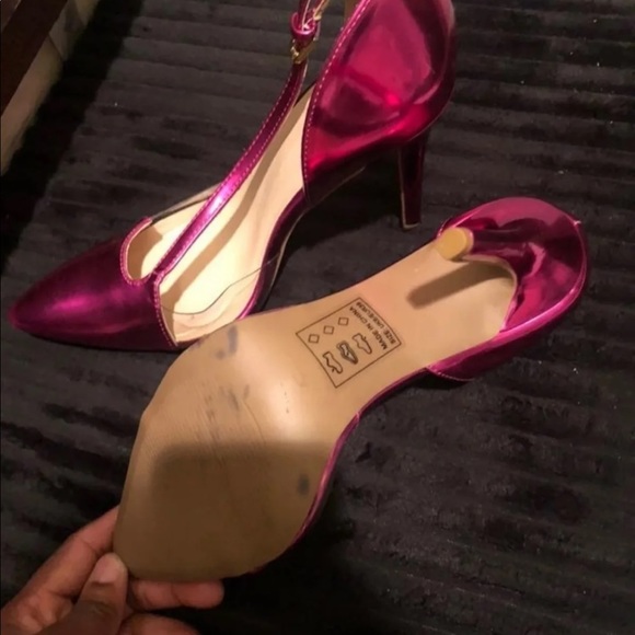 Heels - Picture 5 of 7